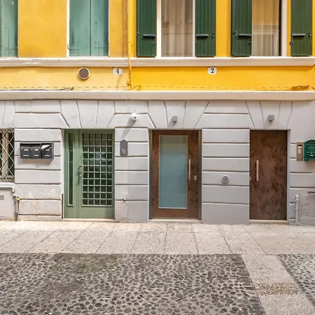 Guest house Apartmentsarena - Mustacchi Verona